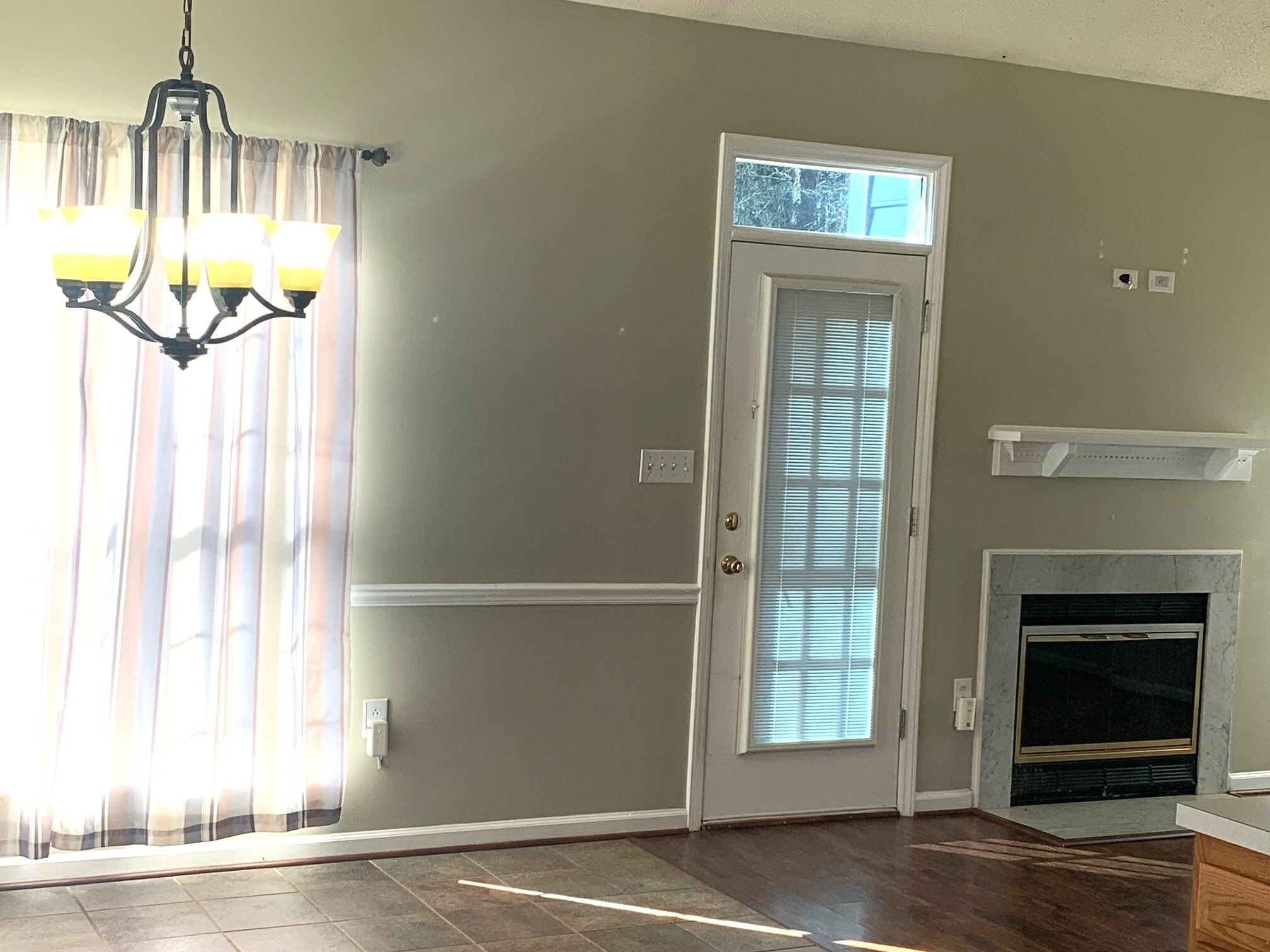 Kitchen to Living Rm - 5912 Carriage Oaks Dr