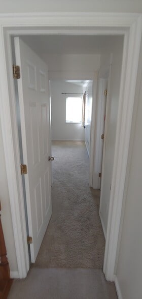 Building Photo - 936 Meadowbrook Dr