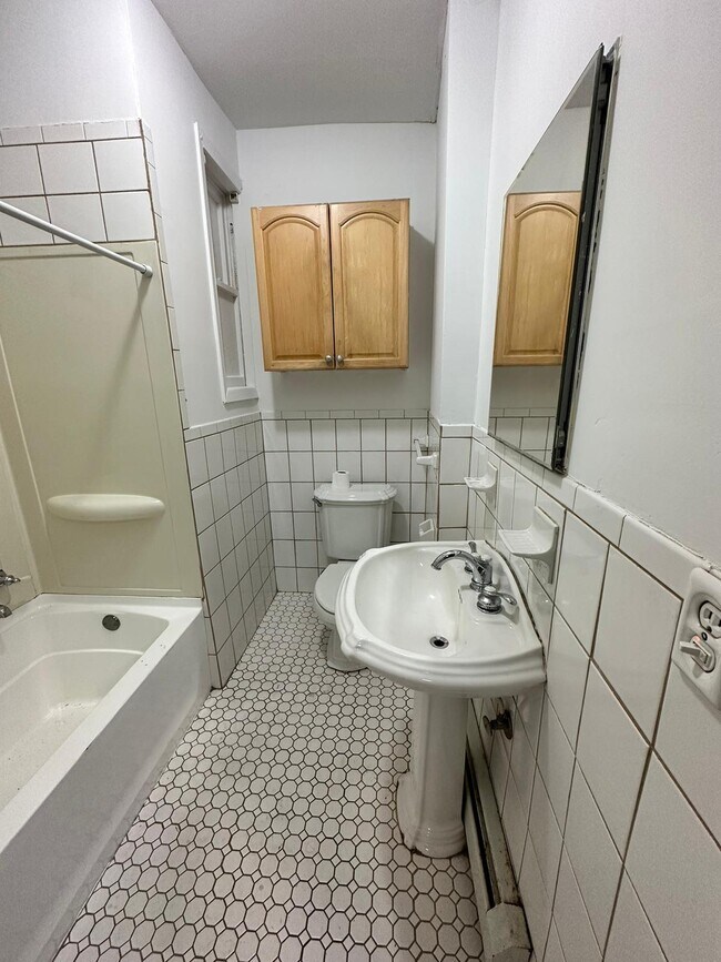 Building Photo - 60 Wallis Ave