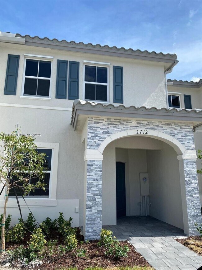 Primary Photo - 2712 SE 15th Ct