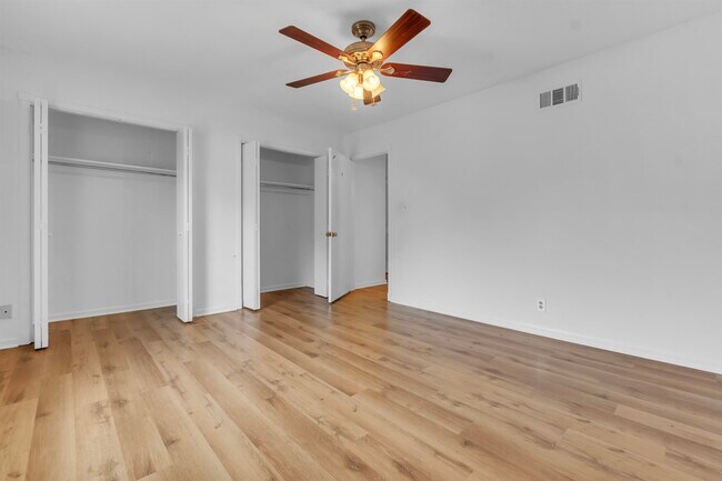 Building Photo - 5427 Shirlington Ave