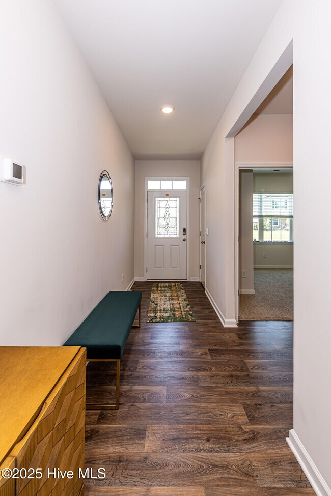 Building Photo - 608 Ava St