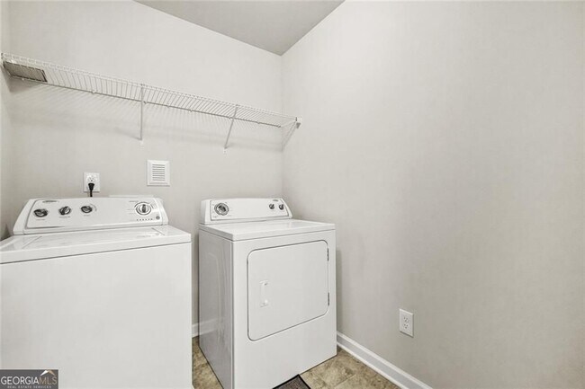 Building Photo - 4079 Broadmoor Ct SW