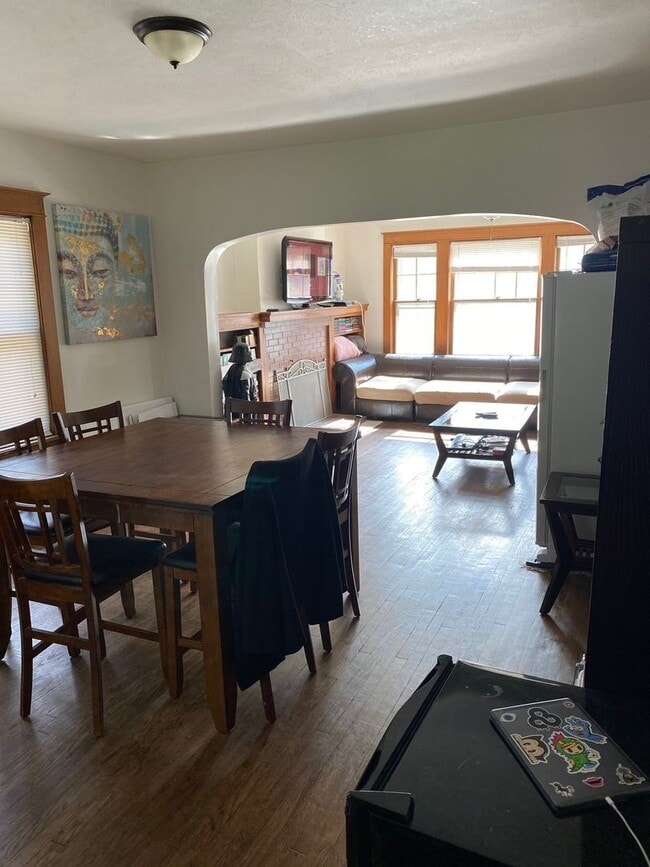 Building Photo - 5 Bedroom Rental House- Field Club Neighbo...