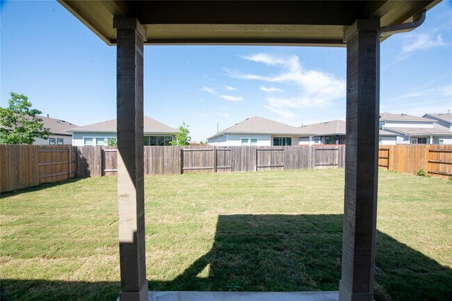 Building Photo - 106 Deep Eddy Cv
