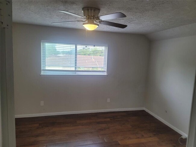 Building Photo - 10601 Sagewind Dr