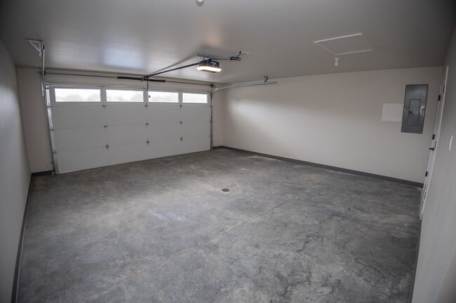 Building Photo - 822 El Dorado Dr
