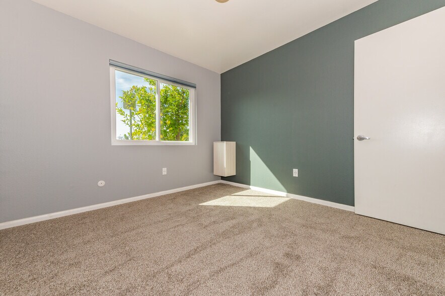2nd Bedroom - 10913 Draco Rd