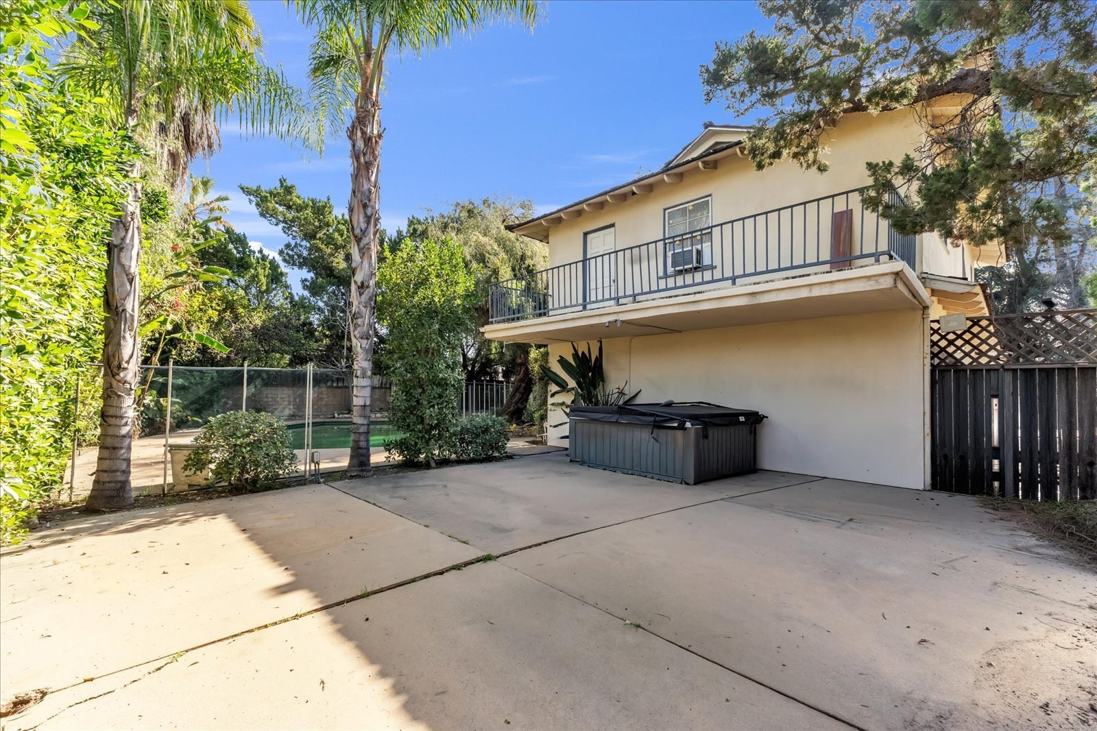 Building Photo - 16553 Hartsook St