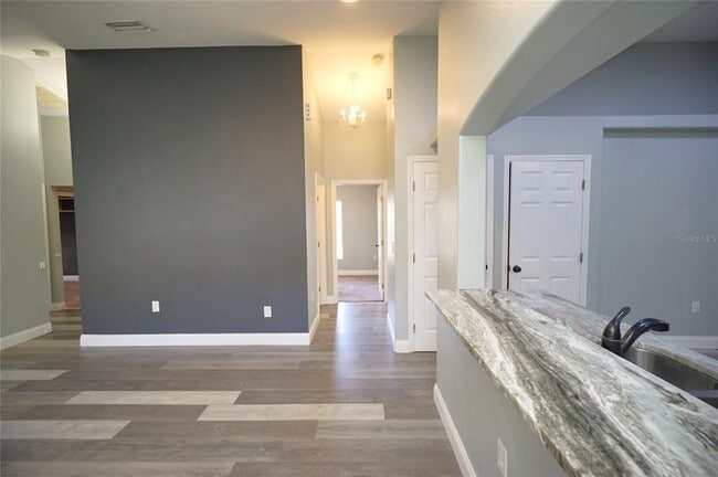 Building Photo - 2416 E Ida St