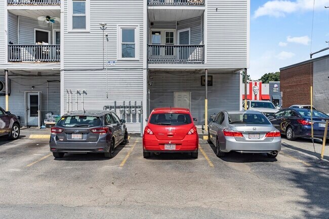 Building Photo - 423 Park Ave