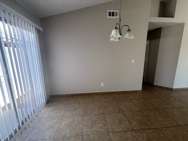 Building Photo - 4156 Abrams Ave