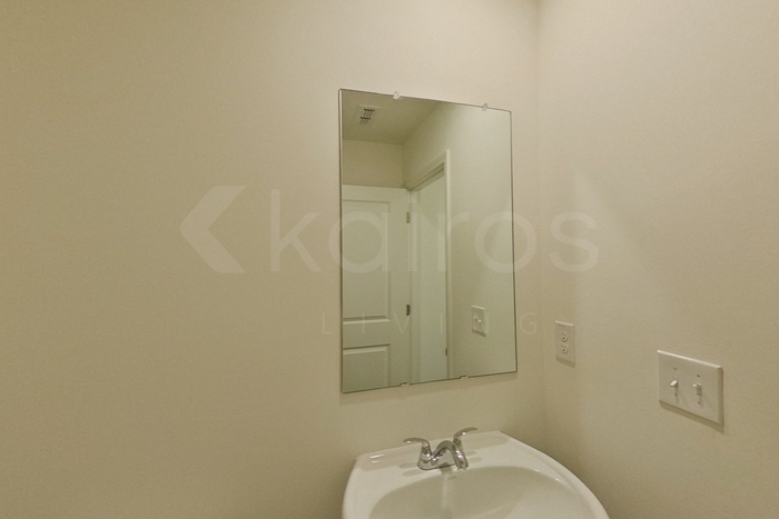 Building Photo - 108 Flat Rock Ml Trl