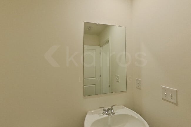 Building Photo - 108 Flat Rock Ml Trl
