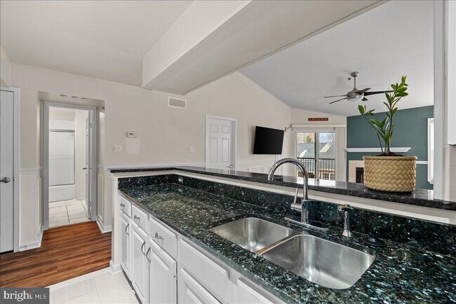 Building Photo - 3311 Wyndham Cir