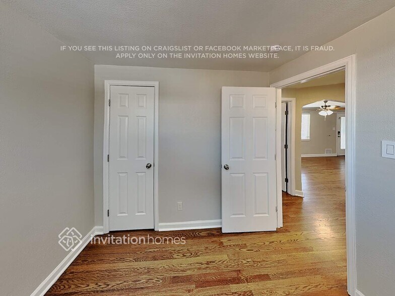 Building Photo - 1415 S Depew St