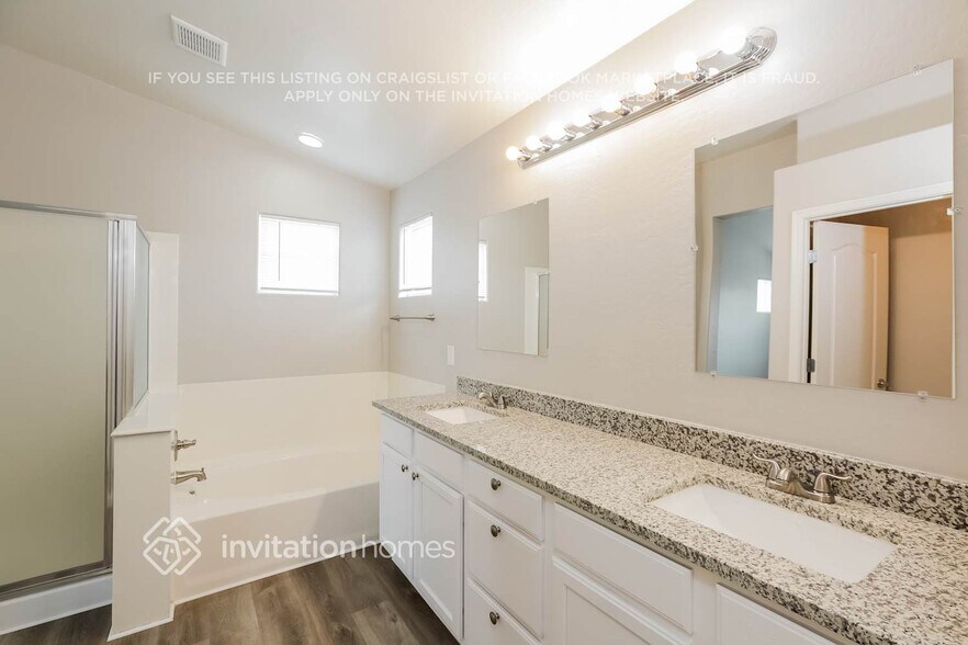 Building Photo - 7233 S 39th Way