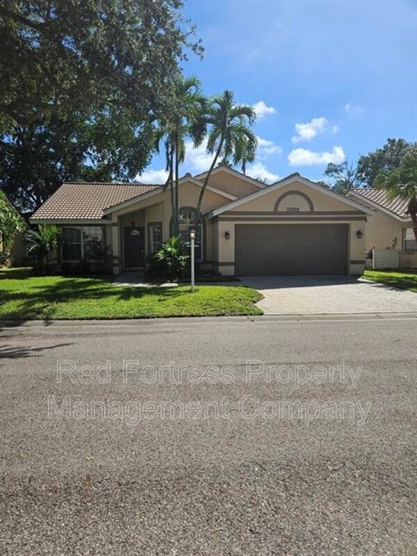 Primary Photo - 12290 Eagle Pointe Cir