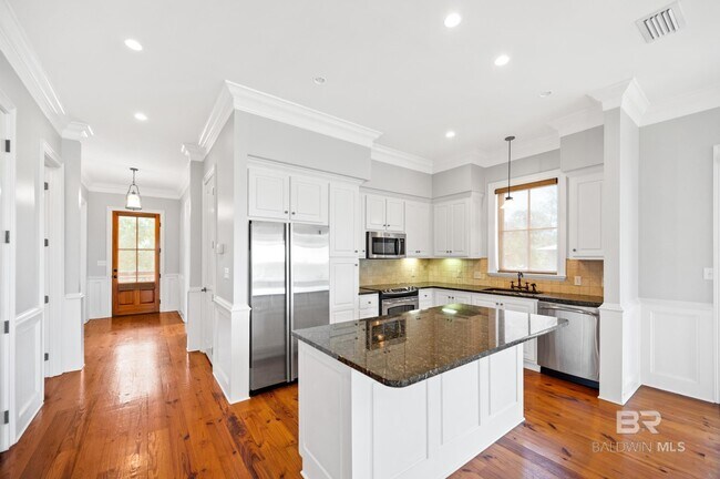 Building Photo - 32511 Water View Dr E