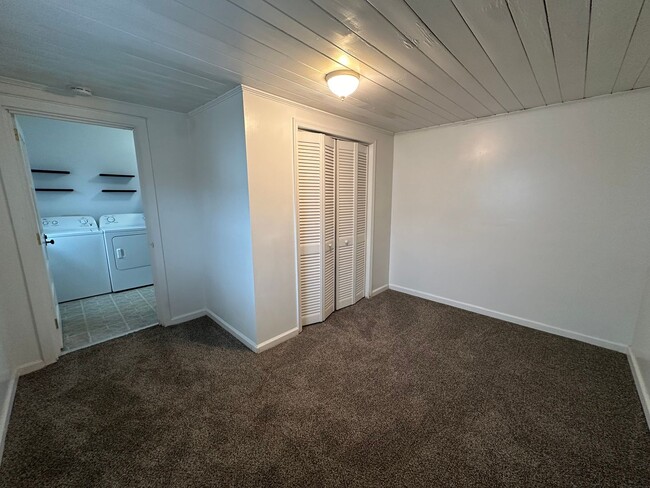 Building Photo - Charming 2BR/1BA Bungalow in Historic Downtown!