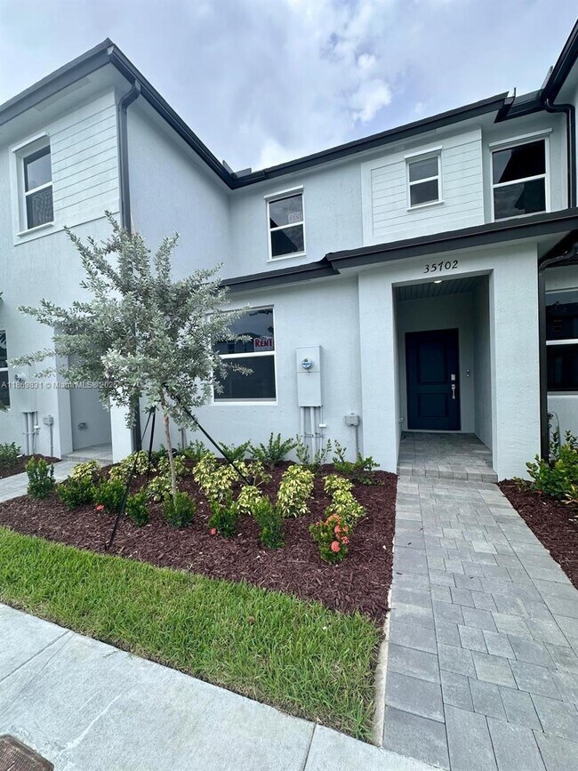 Building Photo - 35702 SW 178th Ct