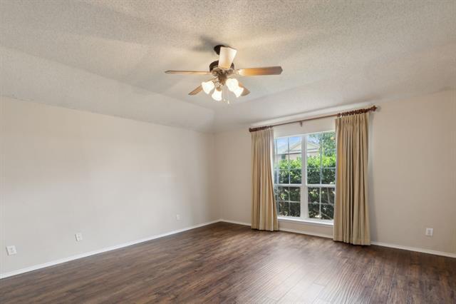 Building Photo - 9916 Nixon Dr