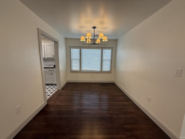 Building Photo - 1802 W 6th Ave