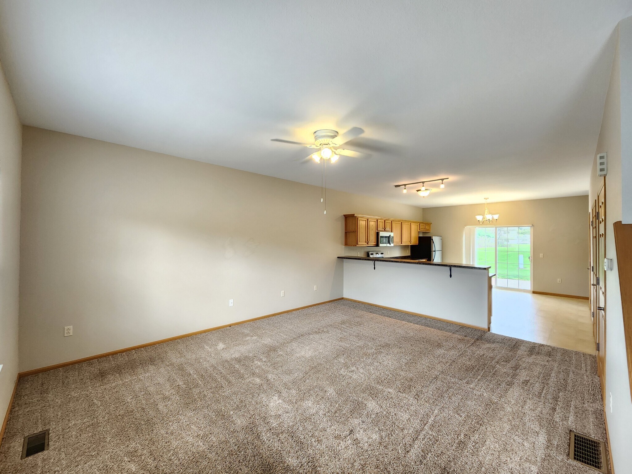 Building Photo - 7529 Crosscreek Dr