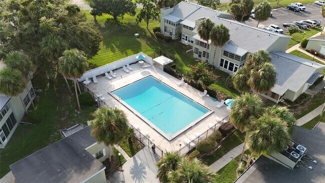 Building Photo - 570 Bahia Cir