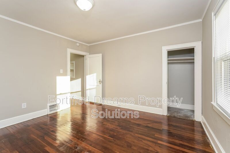 Building Photo - 2912 N Glenn Ave