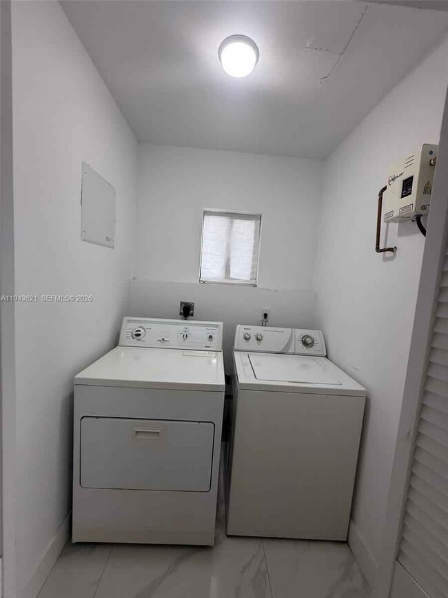 Building Photo - 1970 NW 47th St