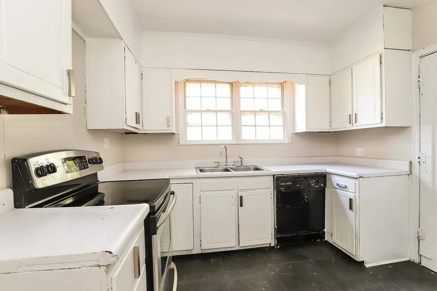 Building Photo - Room in Duplex on S Josephine Boyd St