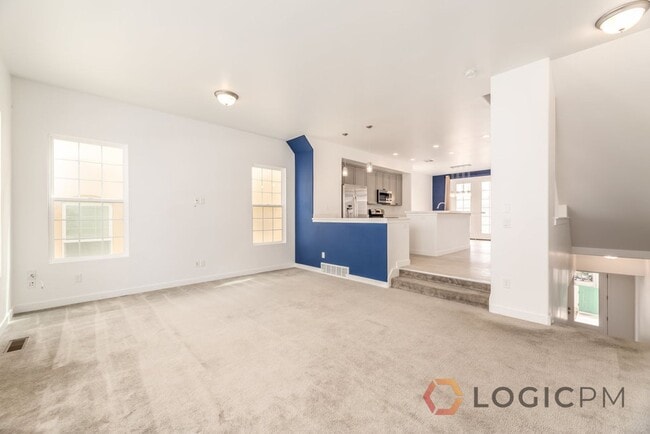 Building Photo - 10592 Redknife Dr