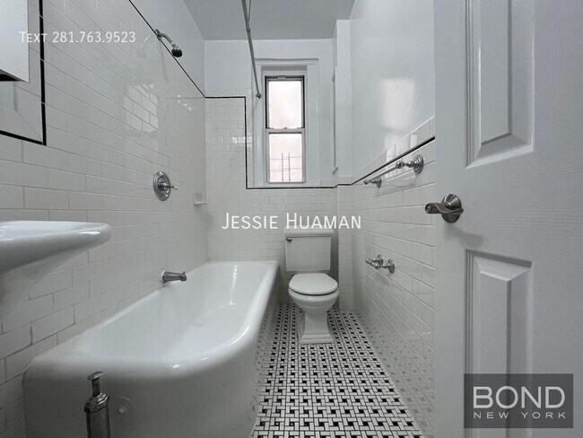 Building Photo - 117 W 13th St