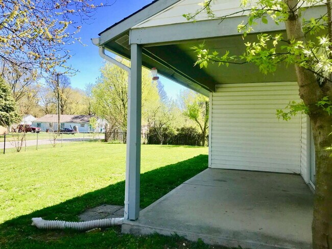 Building Photo - Charming 3 Bedroom, 2 Bathroom Home in Perry Township!