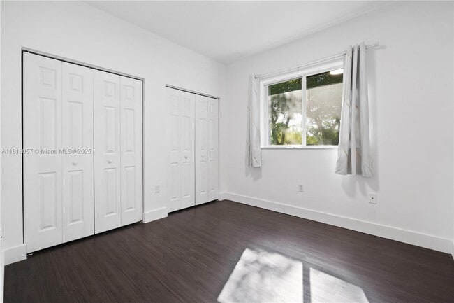 Building Photo - 1180 NE 41st Ave