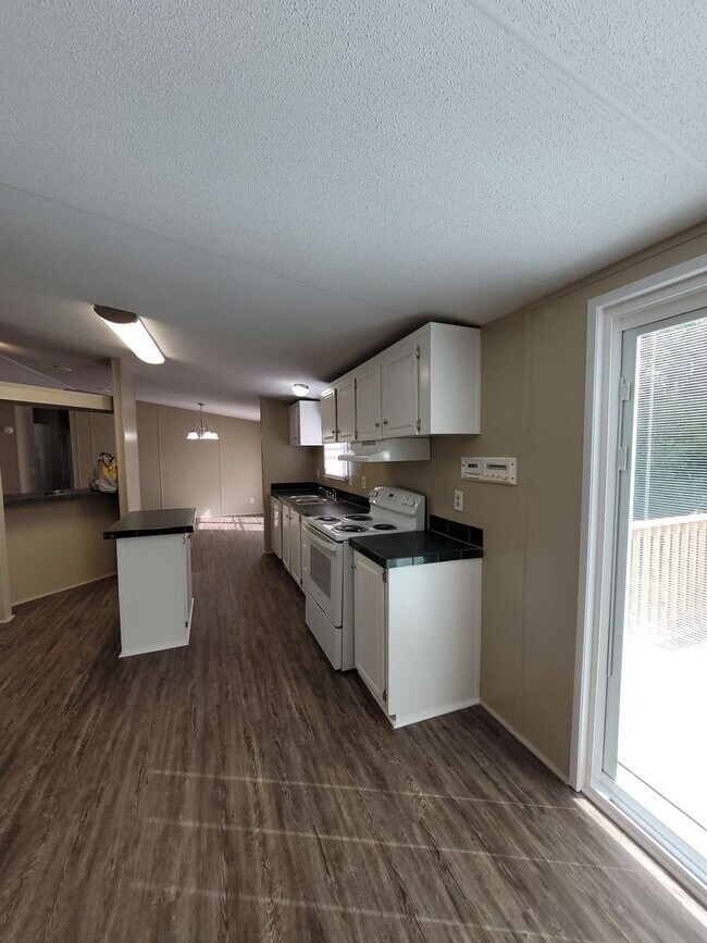 Building Photo - NOW PRE-LEASING-Accepting Applications- Elbert Co-Bowman, GA- 4 Bedroom and 2 Bathroom Manufactur...