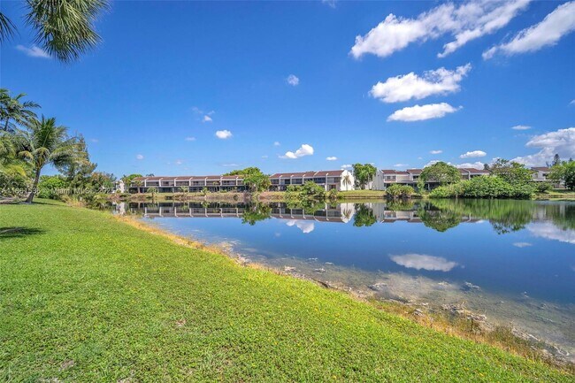 Building Photo - 6575 W Oakland Park Blvd