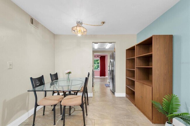 Building Photo - 10032 65th Ave N