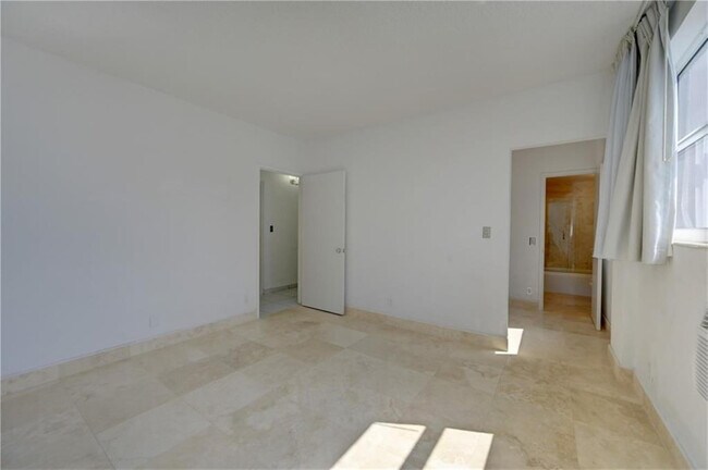 Building Photo - 345 N Fort Lauderdale Beach Blvd