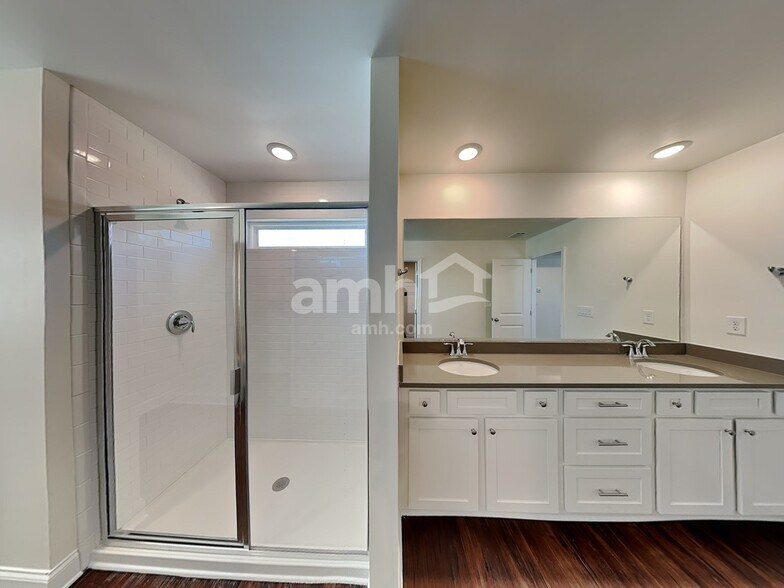 Building Photo - 5252 Blue Mountain Dr