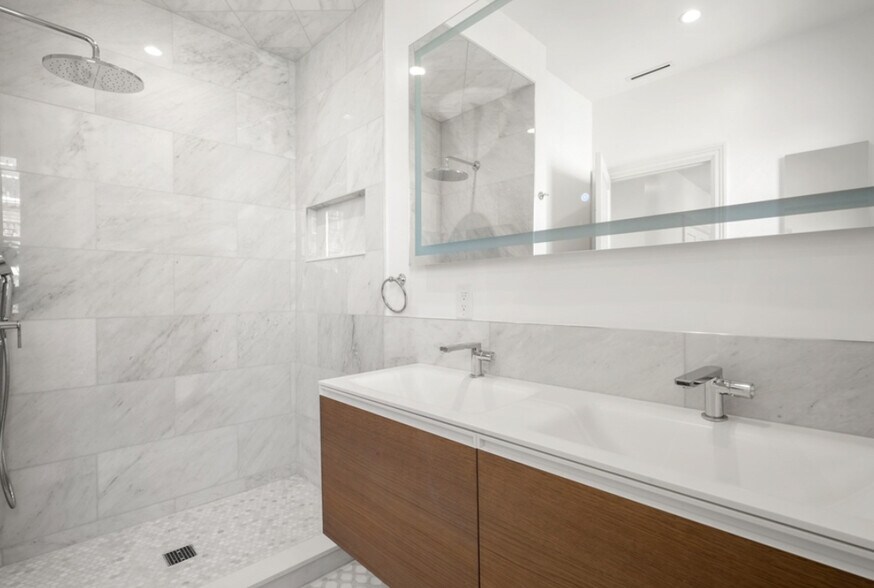 Building Photo - 537 Boylston St