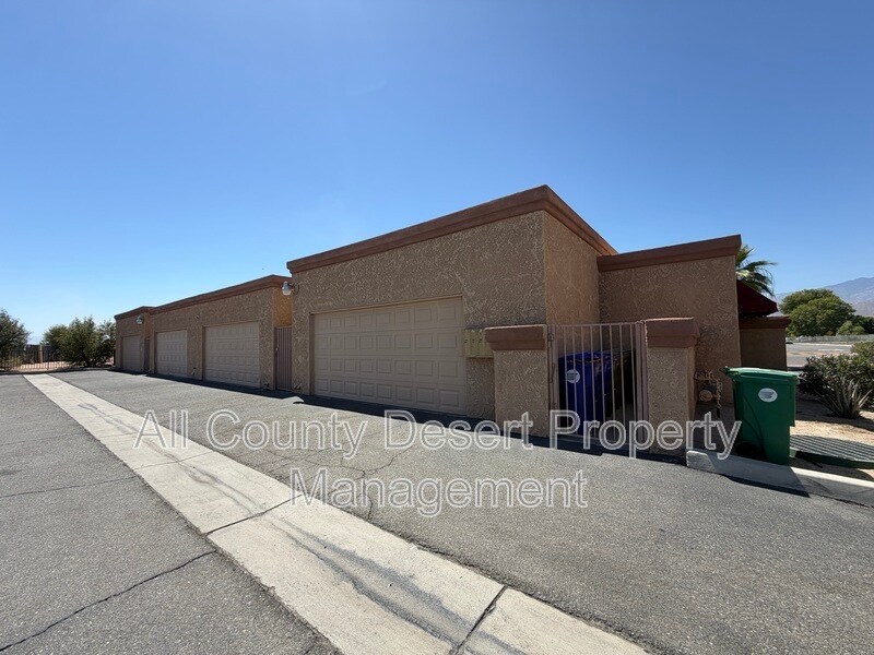 Building Photo - 74350 Magnesia Falls Dr