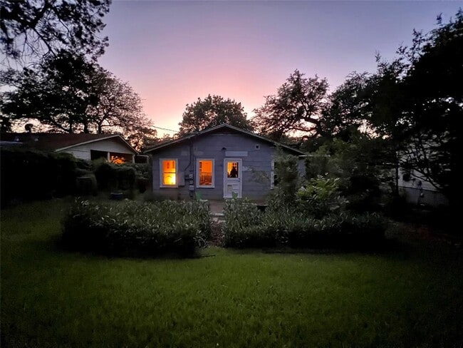 Building Photo - 4407 Lareina Dr