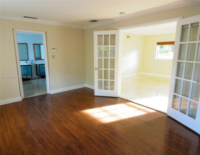 Building Photo - 6384 SW 31st St