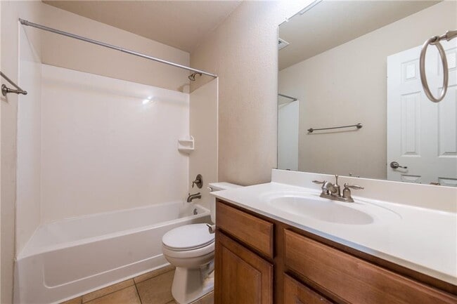 Building Photo - 4507 Western Lake Dr