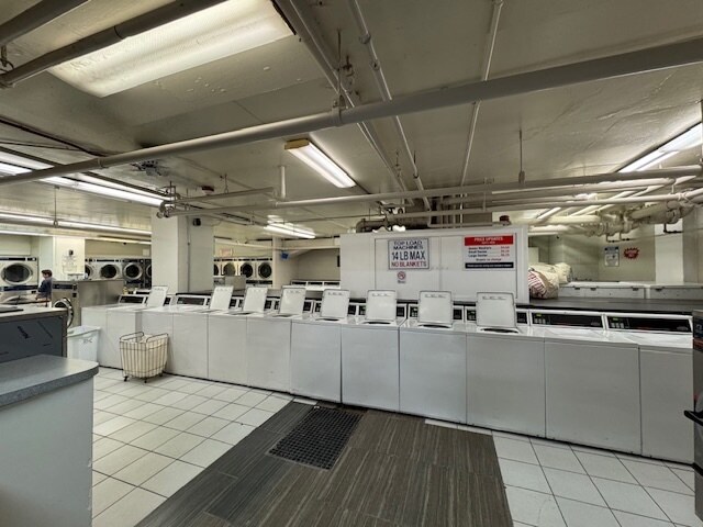 Building Photo - 655 W Irving Park Rd