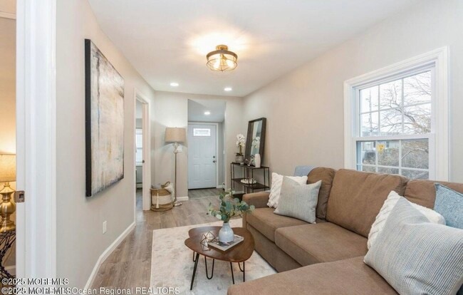 Primary Photo - 184 S Park Ave