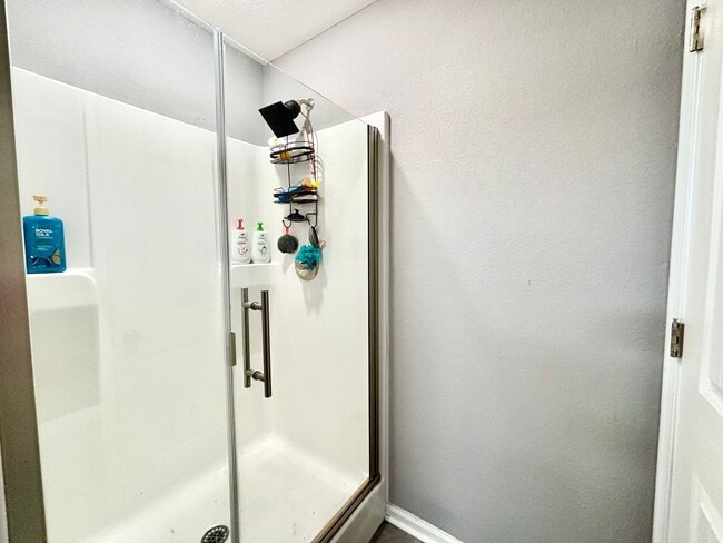 Building Photo - Gorgeous Open Concept 4 Bedroom Home in Portsmouth!