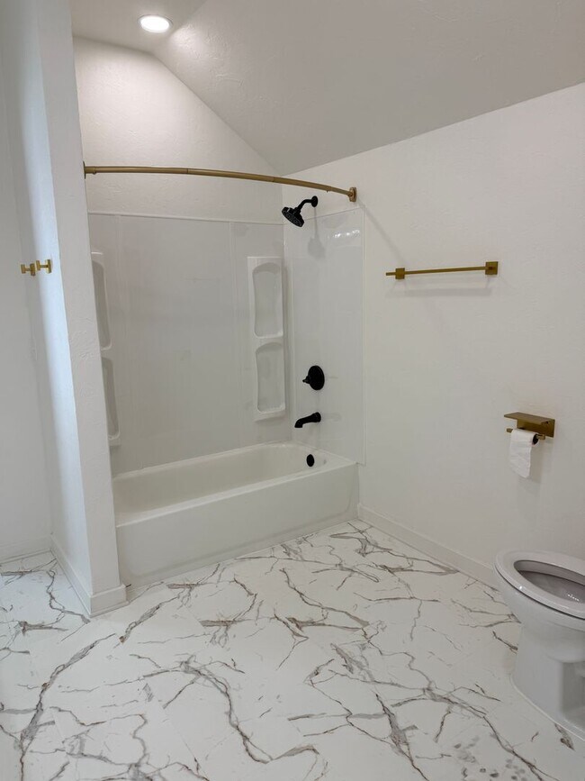 Building Photo - Cute 2 bedroom home in Prague!